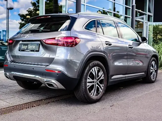 Mercedes-Benz GLA 180