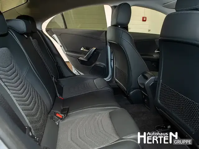 Mercedes-Benz CLA 180