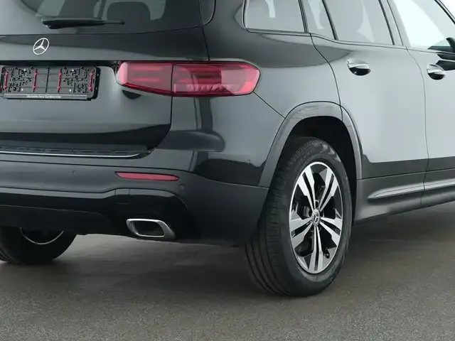 Mercedes-Benz GLB 220