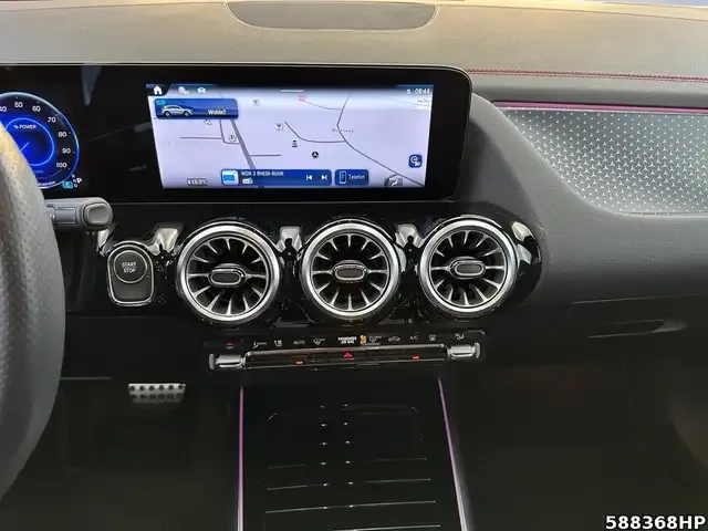 Mercedes-Benz EQA 300