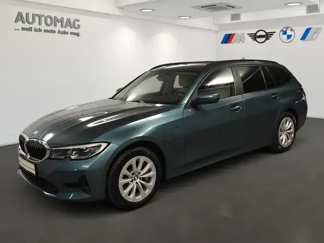 BMW 330