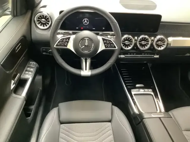 Mercedes-Benz GLB 220