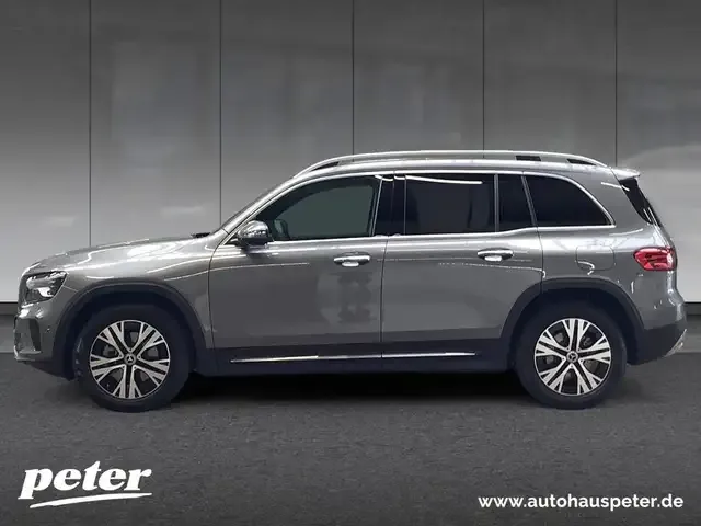 Mercedes-Benz GLB 220