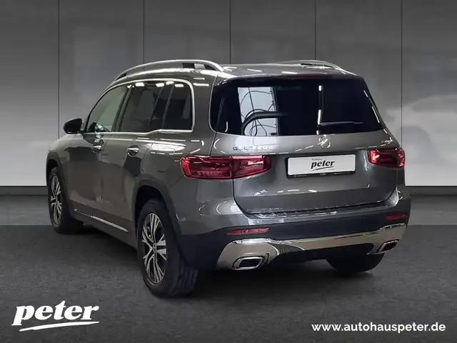 Mercedes-Benz GLB 220
