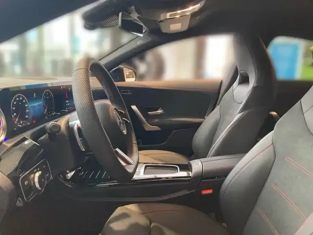 Mercedes-Benz CLA 220