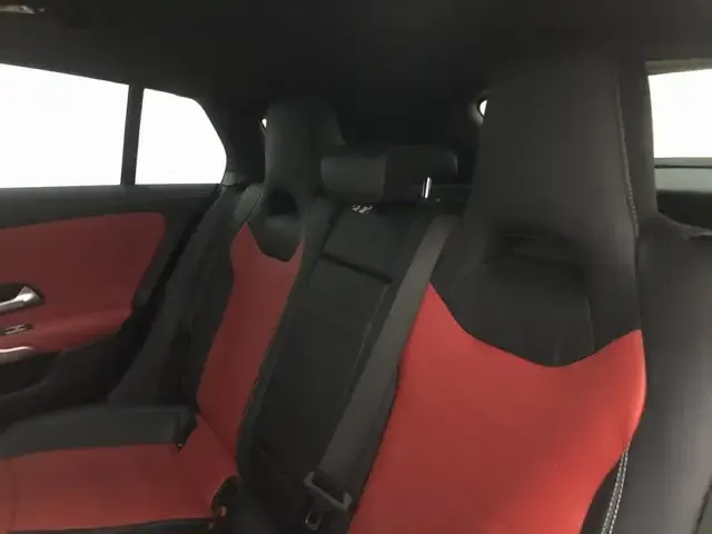 Mercedes-Benz CLA 220