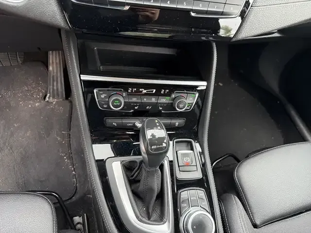 BMW 225