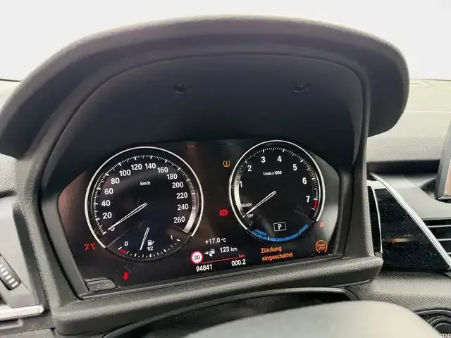 BMW 225