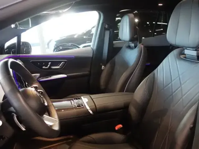 Mercedes-Benz EQE SUV