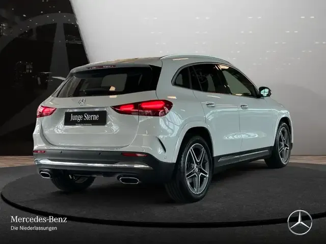 Mercedes-Benz GLA 200