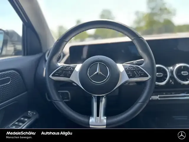 Mercedes-Benz GLA 220