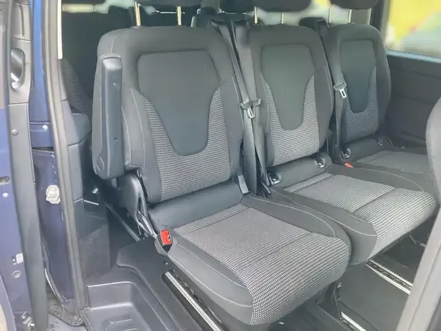Mercedes-Benz V 220