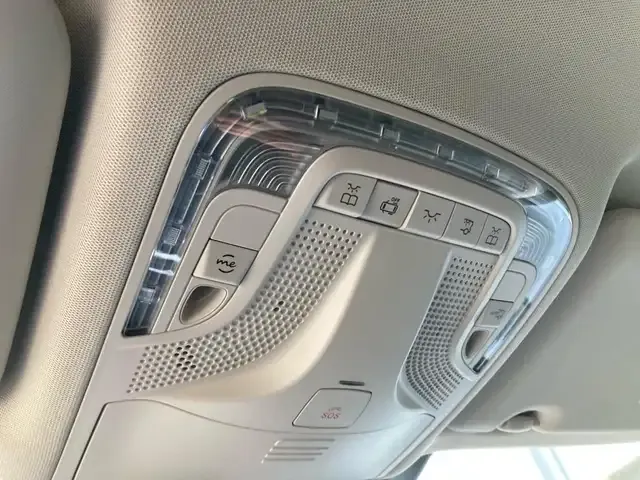 Mercedes-Benz V 220