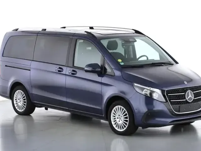 Mercedes-Benz V 220