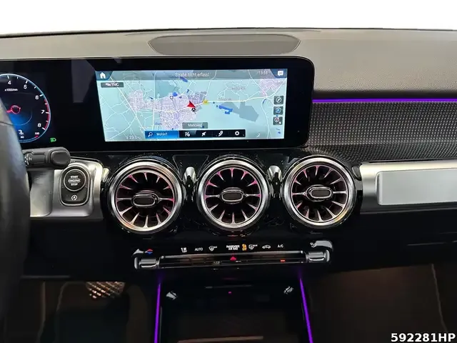 Mercedes-Benz GLB 180