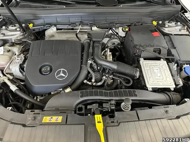 Mercedes-Benz GLB 180