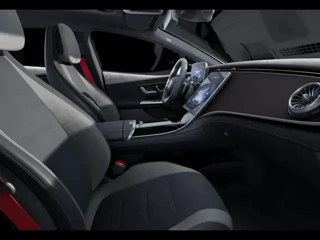 Mercedes-Benz EQE 300