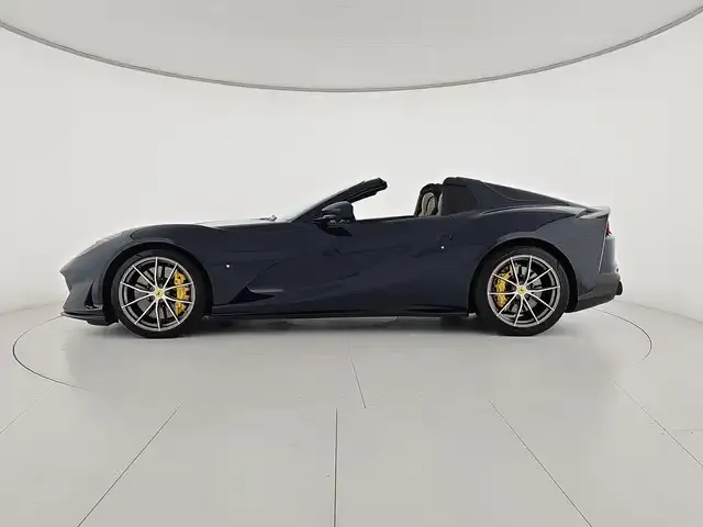 Ferrari 812