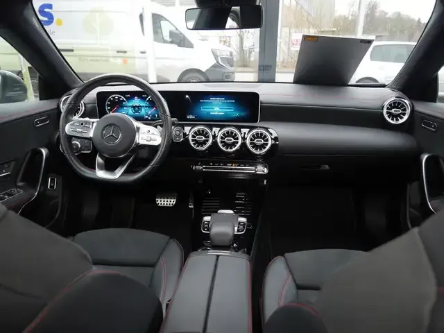 Mercedes-Benz CLA 180