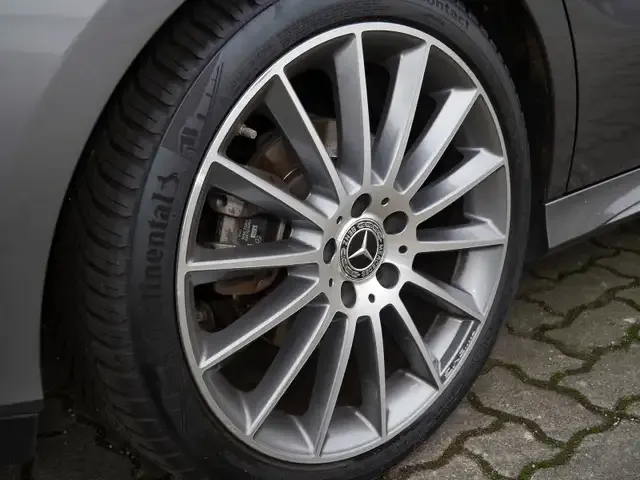 Mercedes-Benz CLA 180