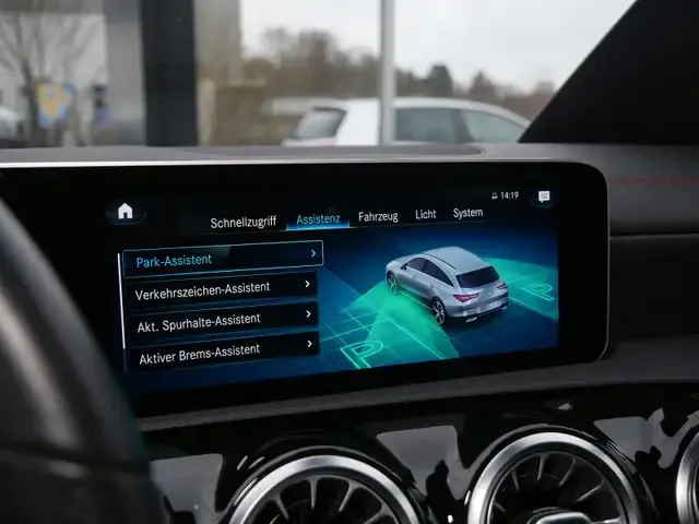 Mercedes-Benz CLA 180