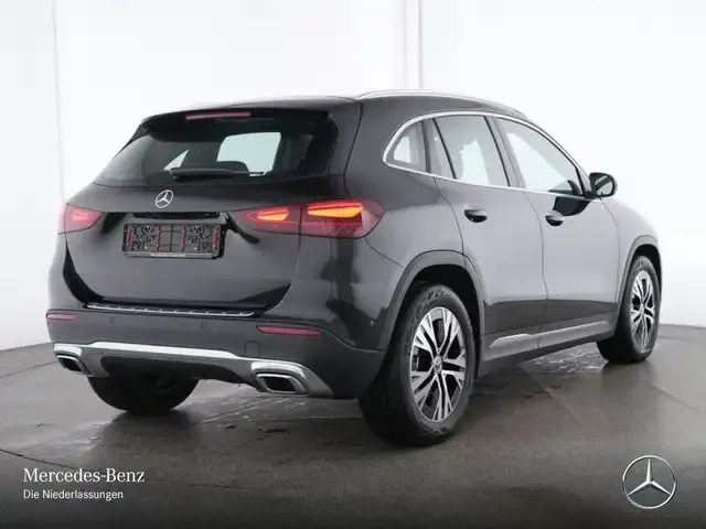 Mercedes-Benz GLA 220
