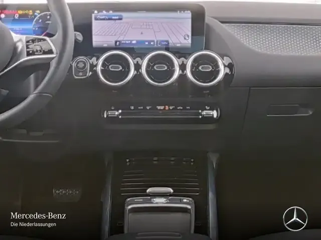 Mercedes-Benz GLA 220