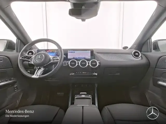 Mercedes-Benz GLA 220