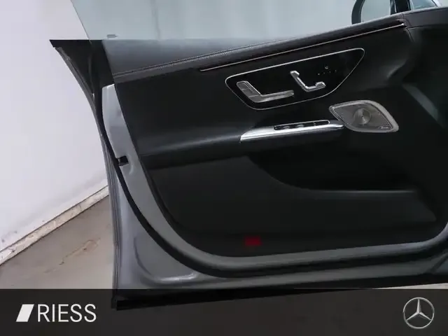 Mercedes-Benz EQE 500