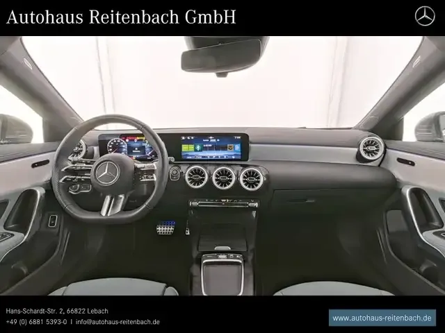 Mercedes-Benz CLA 180