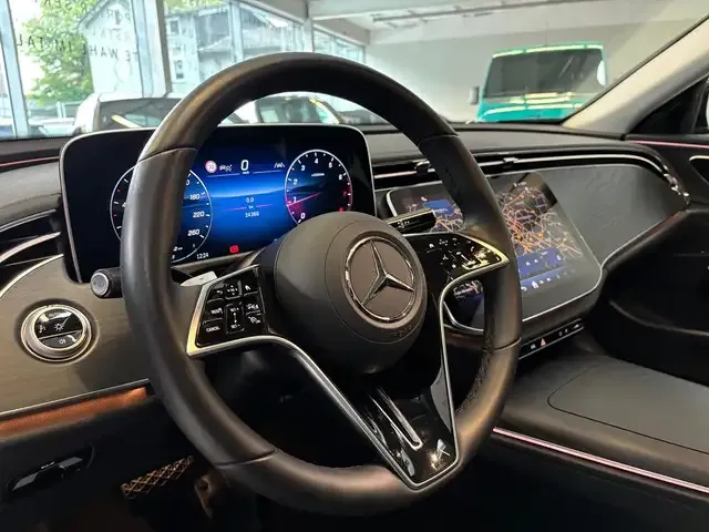 Mercedes-Benz E 200