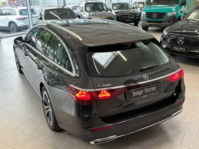 Mercedes-Benz E 200