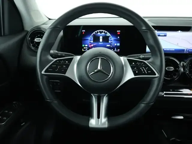 Mercedes-Benz GLB 180