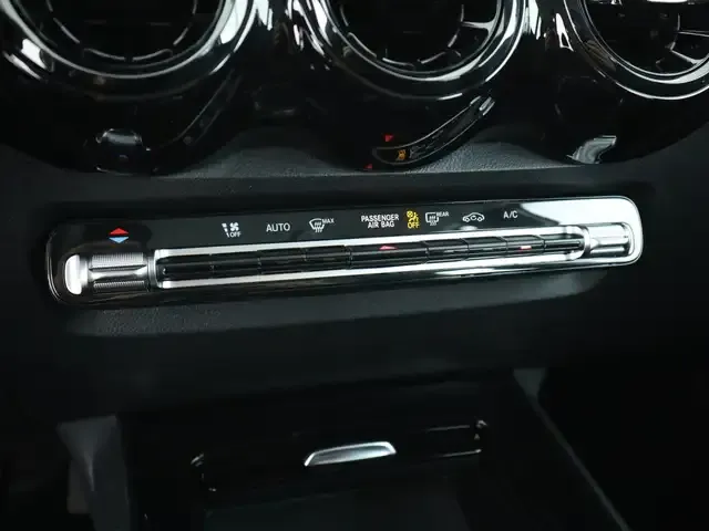 Mercedes-Benz GLB 180