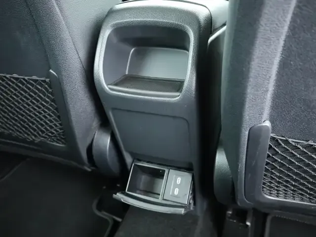 Mercedes-Benz GLB 180