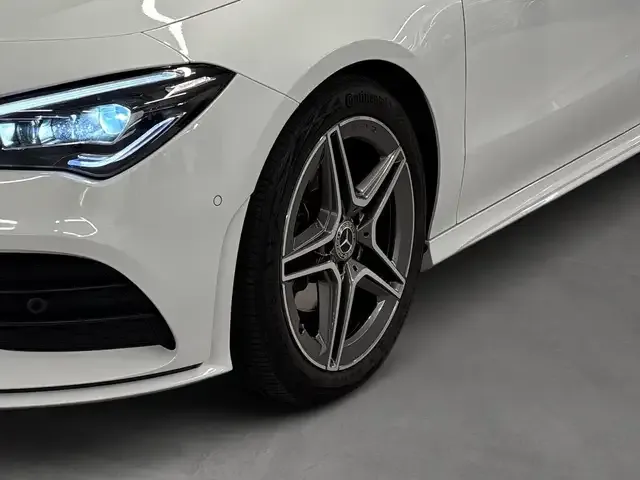 Mercedes-Benz CLA 200