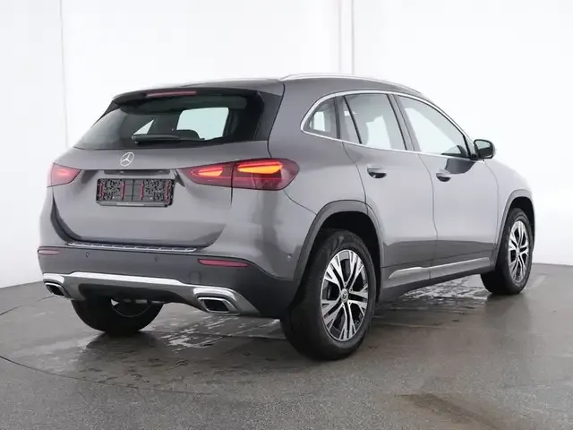 Mercedes-Benz GLA 200