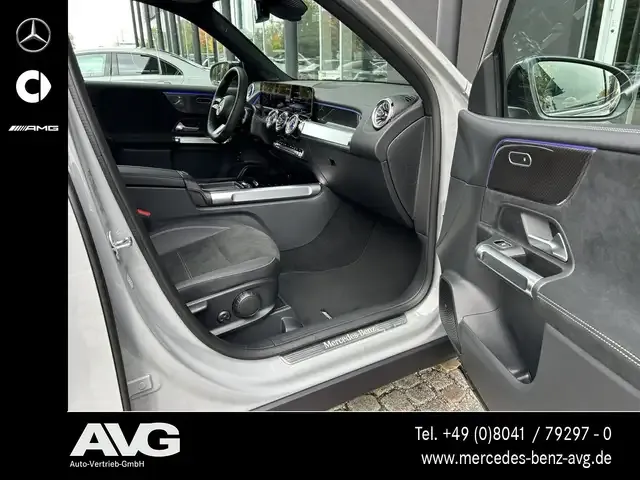 Mercedes-Benz GLB 220