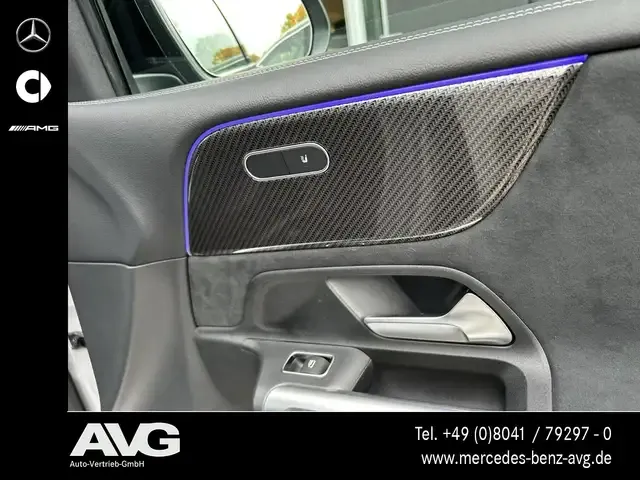 Mercedes-Benz GLB 220