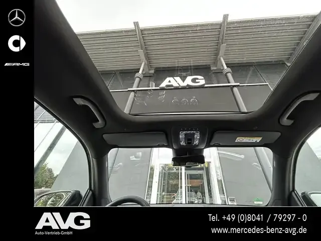 Mercedes-Benz GLB 220