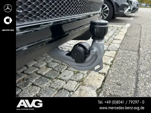 Mercedes-Benz GLB 220