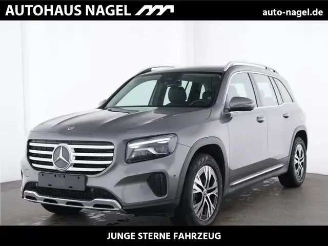 Mercedes-Benz GLB 220