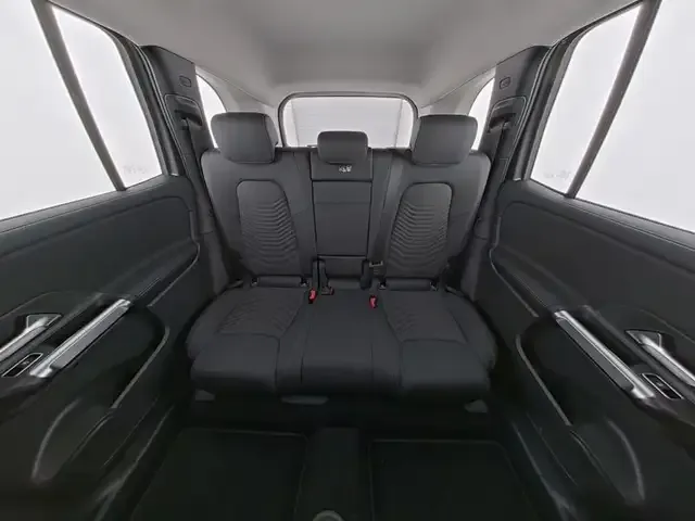 Mercedes-Benz GLB 220