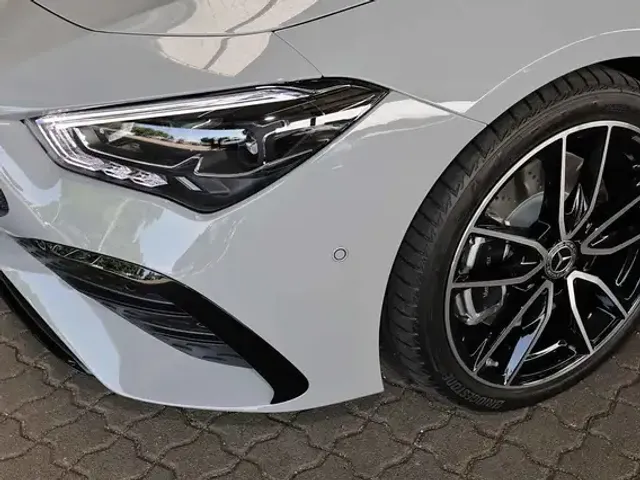 Mercedes-Benz CLA 250