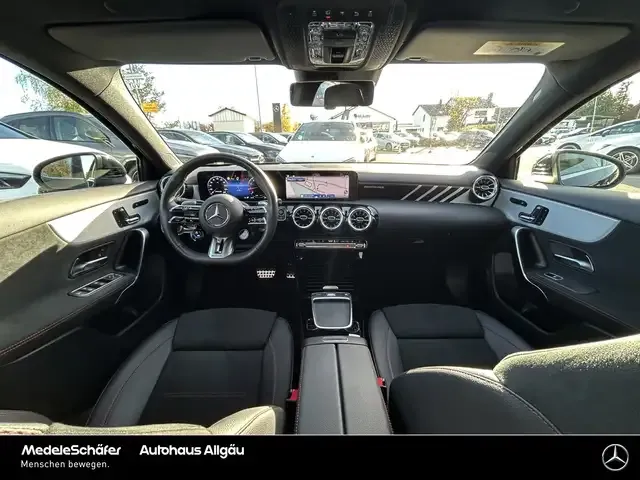 Mercedes-Benz A 35 AMG