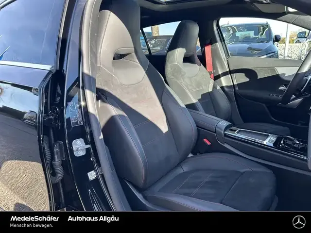 Mercedes-Benz A 35 AMG