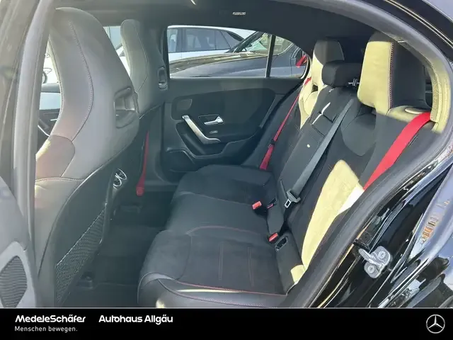 Mercedes-Benz A 35 AMG