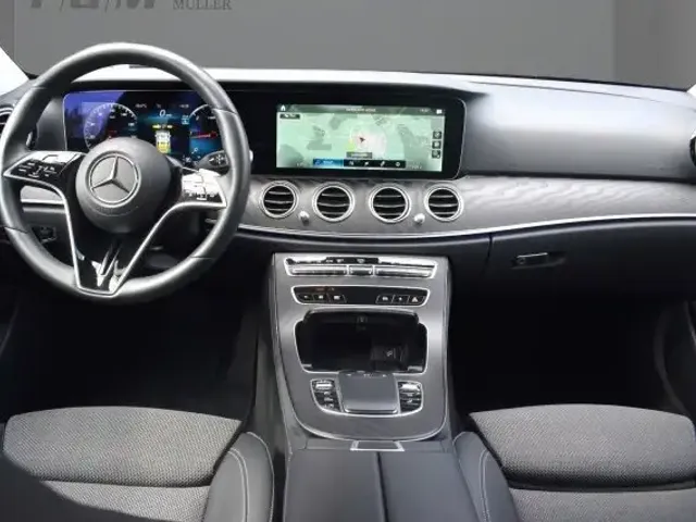 Mercedes-Benz E 200