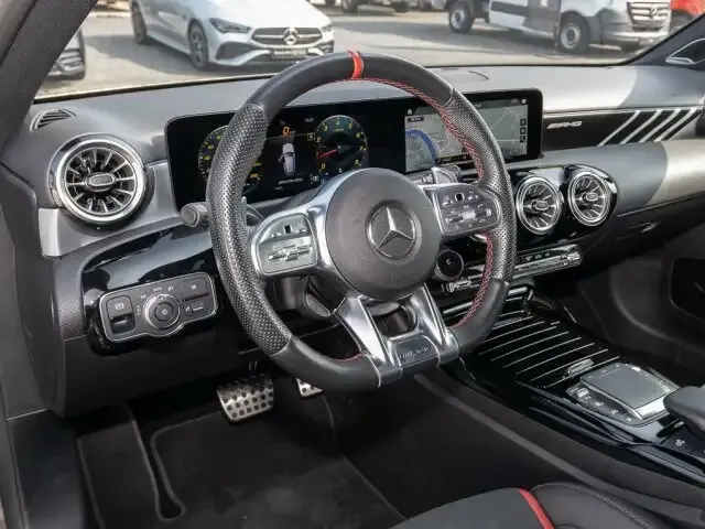 Mercedes-Benz A 35 AMG