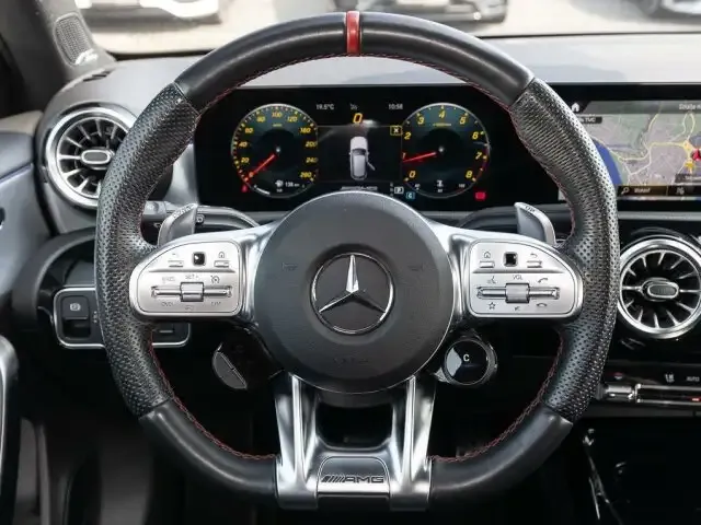 Mercedes-Benz A 35 AMG